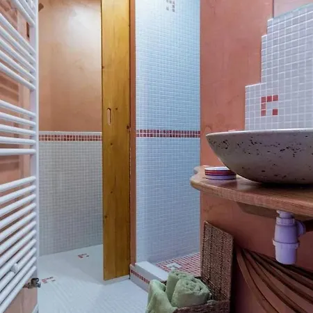 Rustique Avec Lit King-size, Salle De Bains Privee Et Petit-dejeuner Pres De Nantes. - Fr-1-306-1250 3*